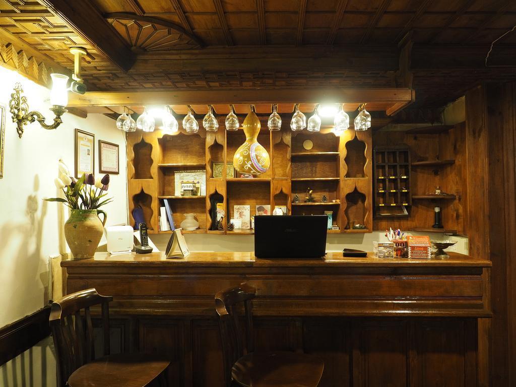 图尔古特雷斯考纳科酒店 萨夫兰博卢 外观 照片